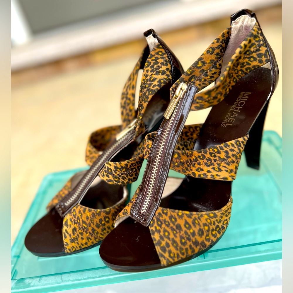 Michael Kors Sandals! 🤎